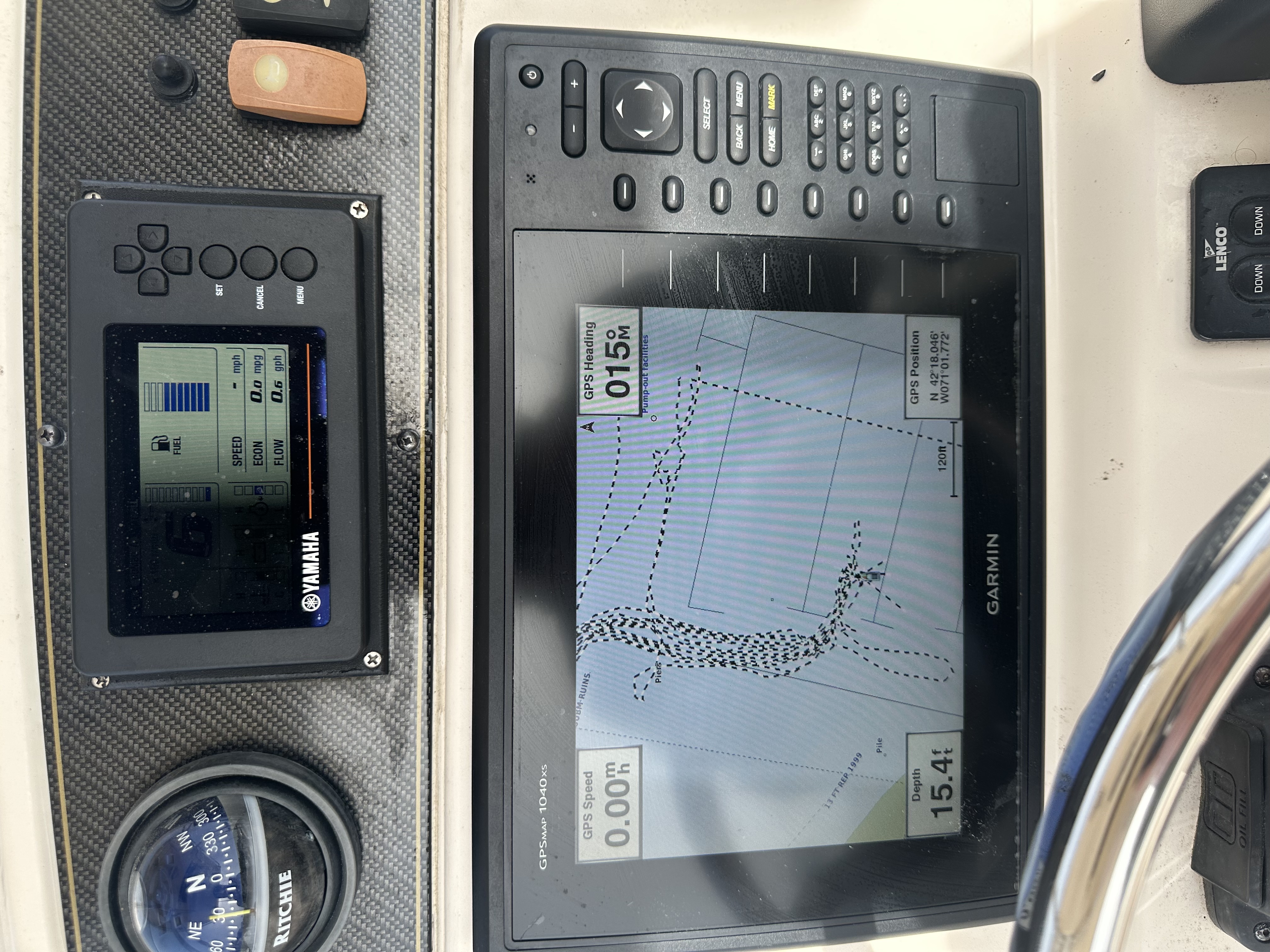 2011 Grady-White Fisherman 209