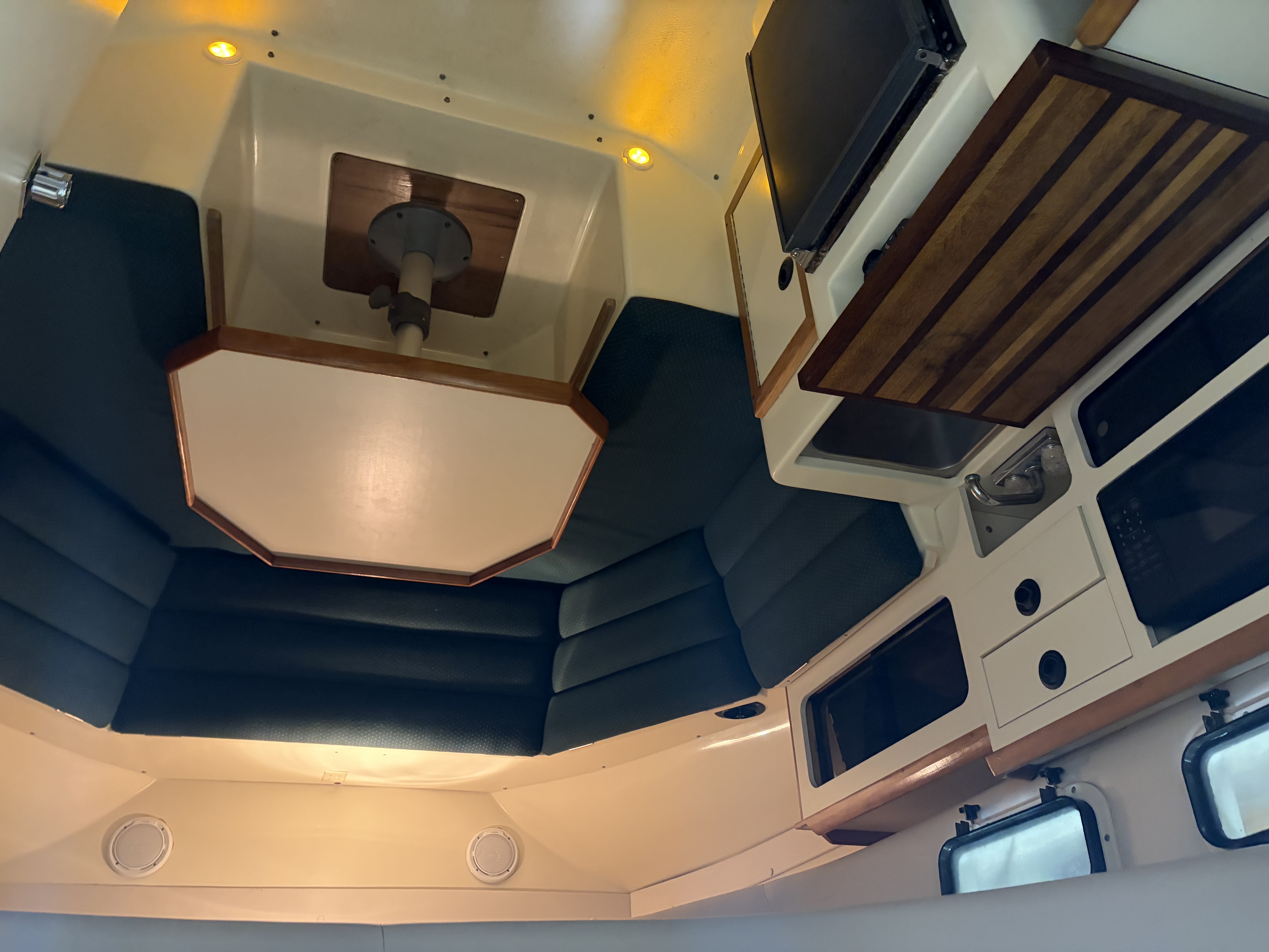 2000 28 Albin Tournament Express