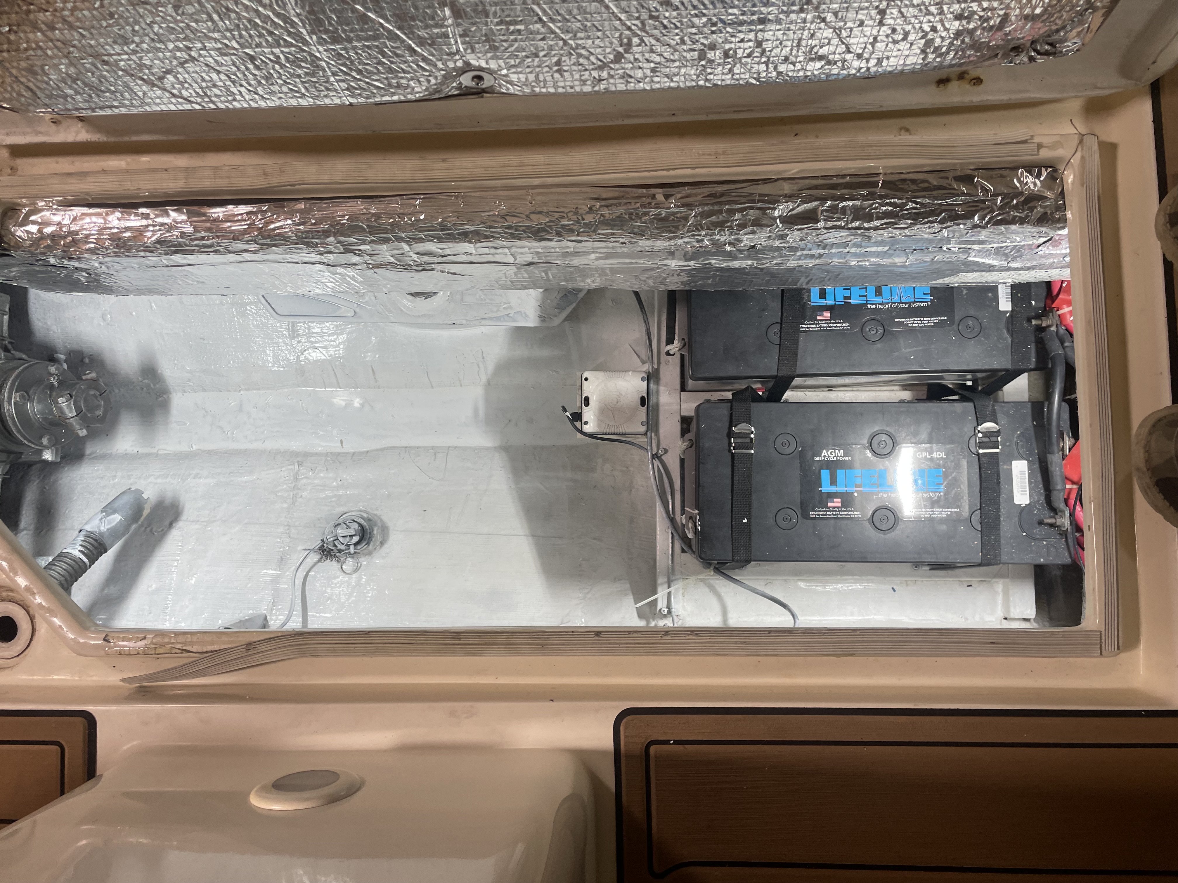 2000 28 Albin Tournament Express