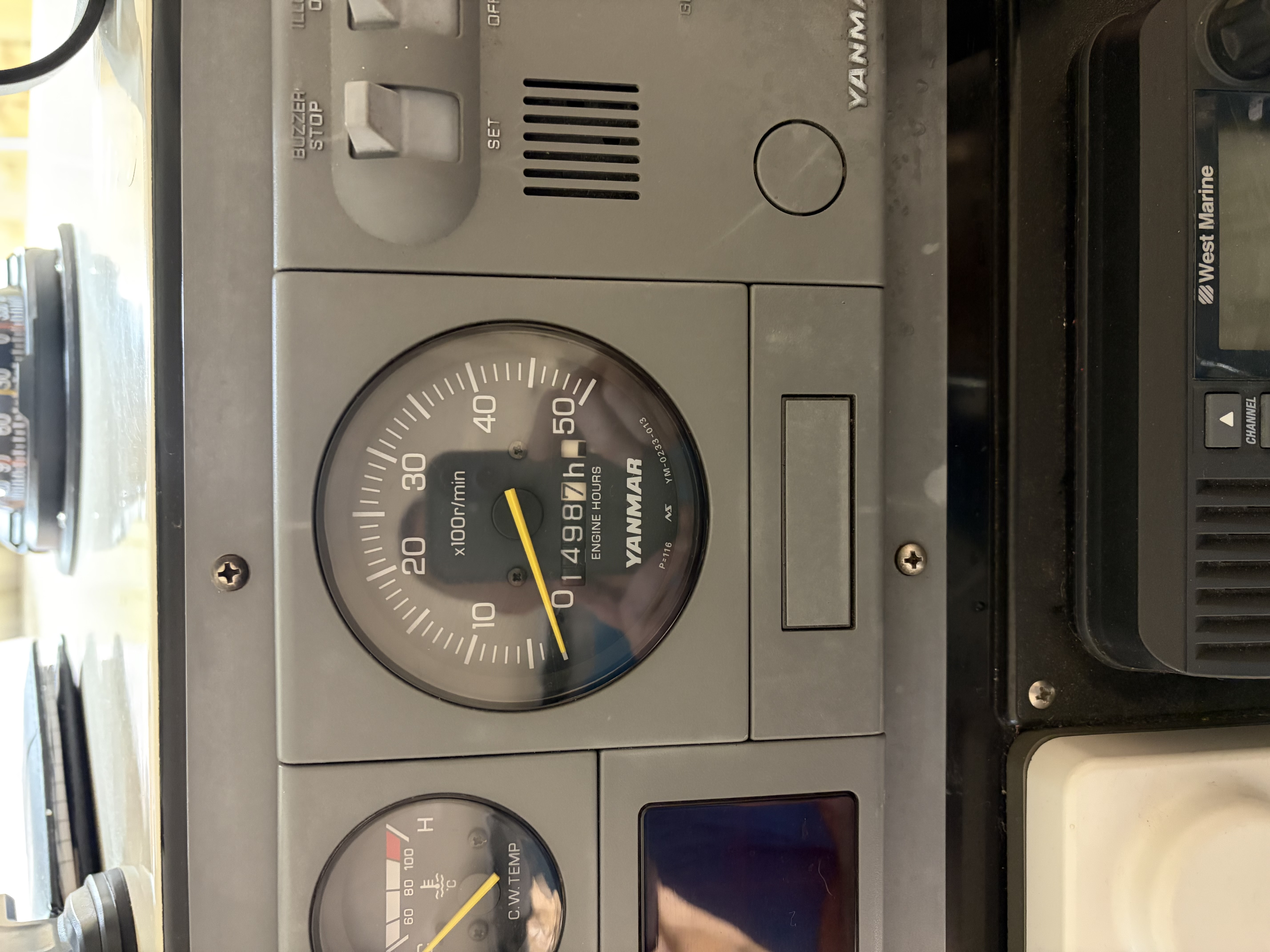 2000 28 Albin Tournament Express