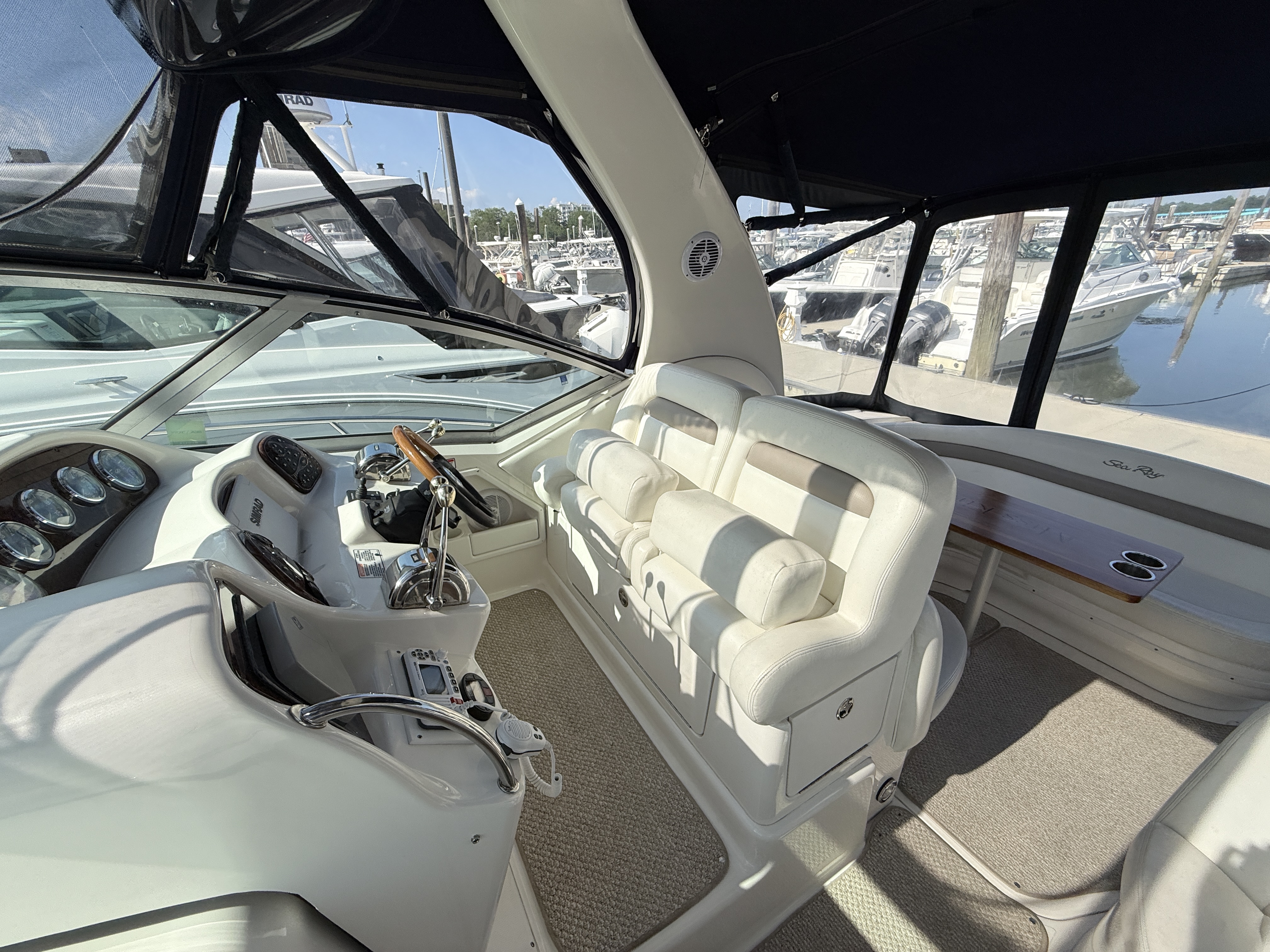 2004 Sea Ray 320 Sundancer