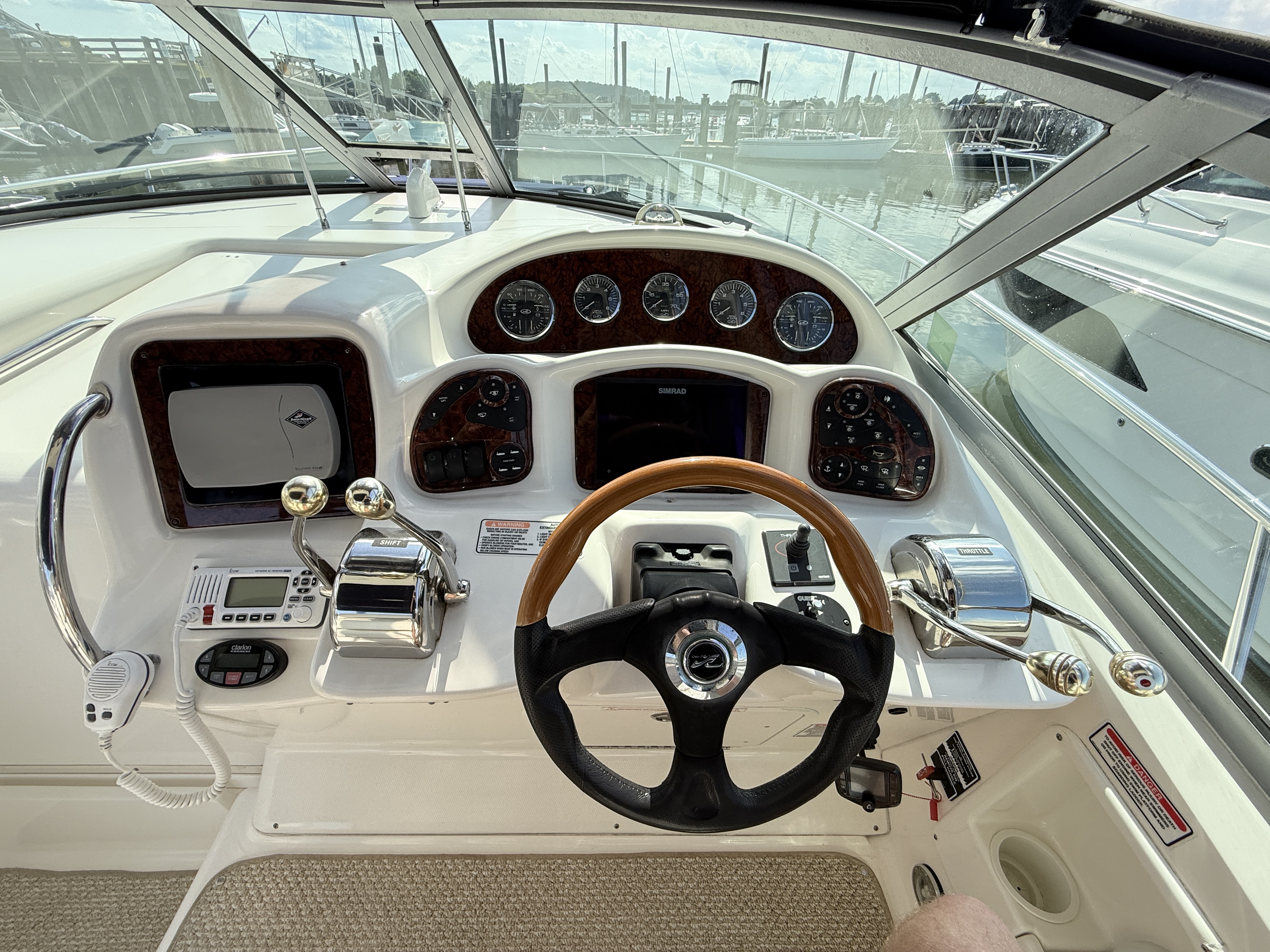 2004 Sea Ray 320 Sundancer