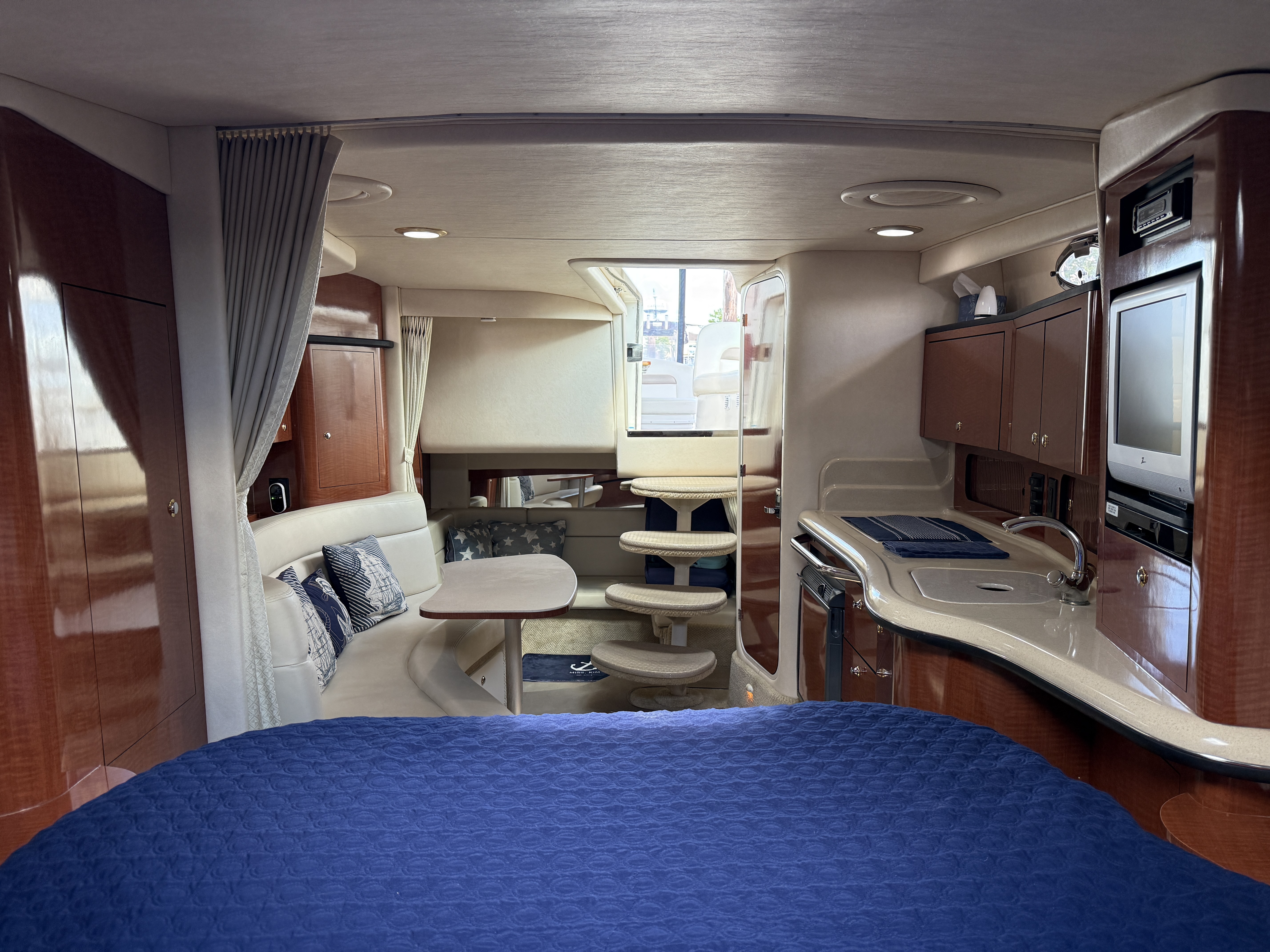 2004 Sea Ray 320 Sundancer