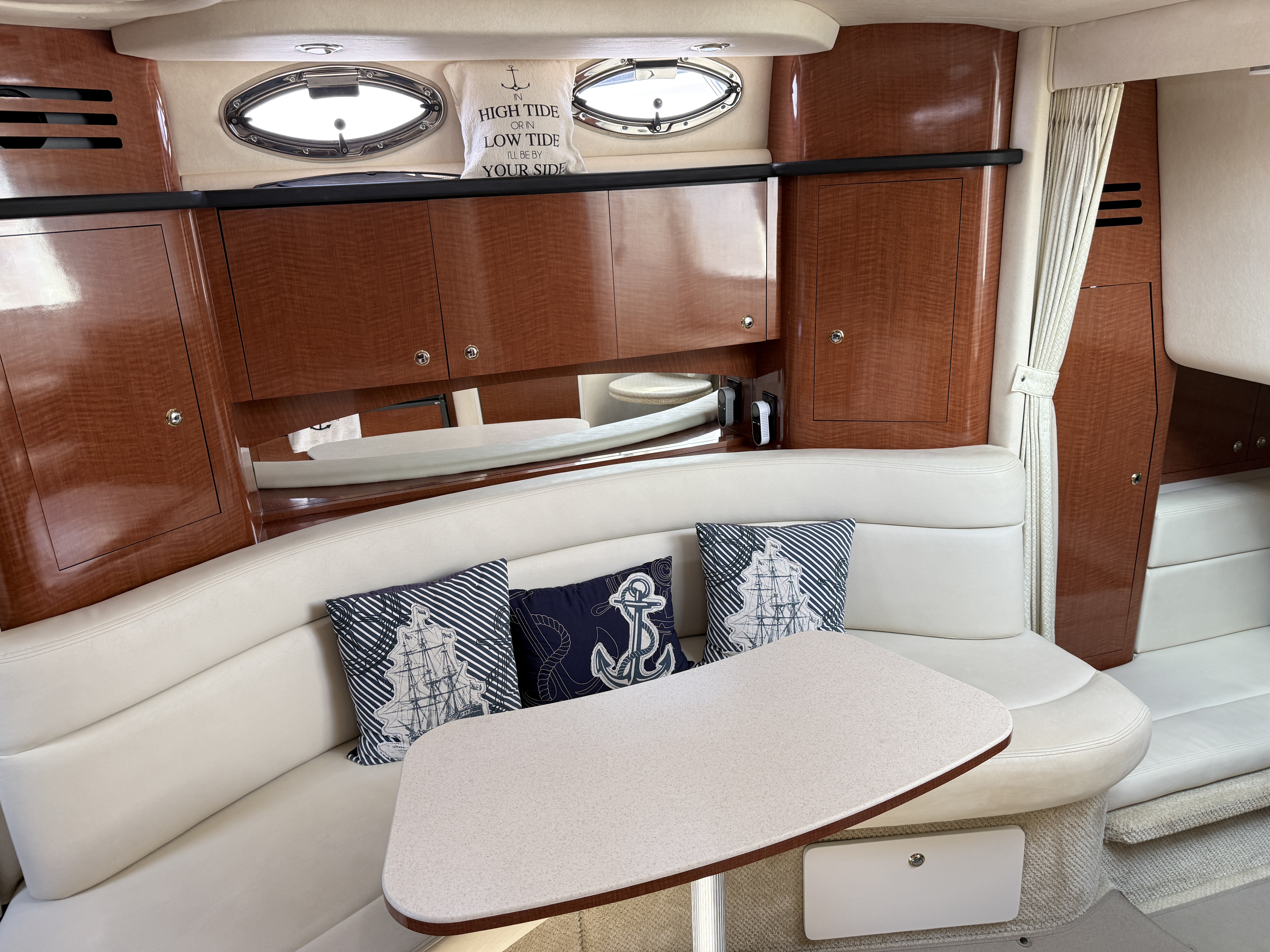 2004 Sea Ray 320 Sundancer