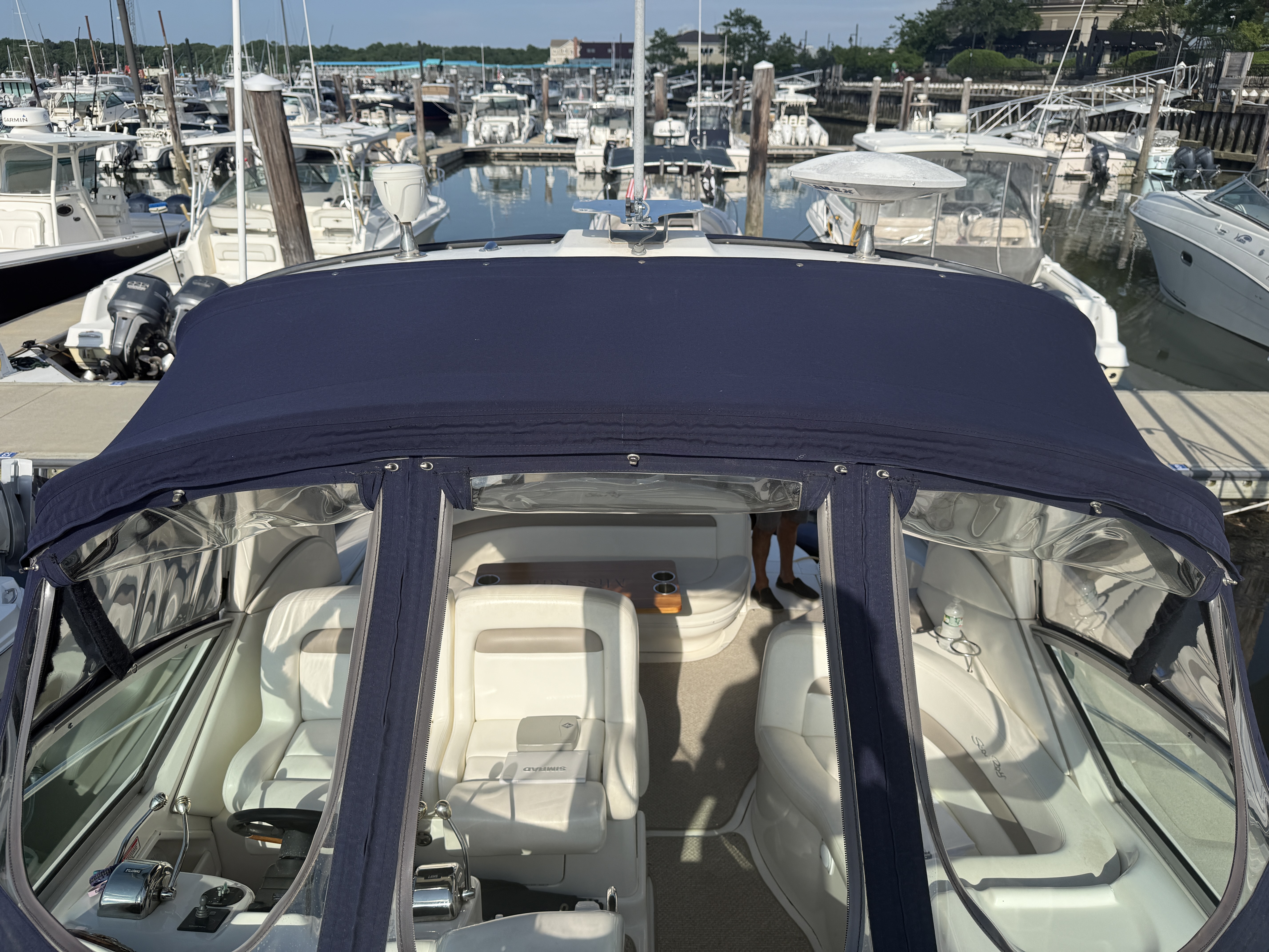 2004 Sea Ray 320 Sundancer