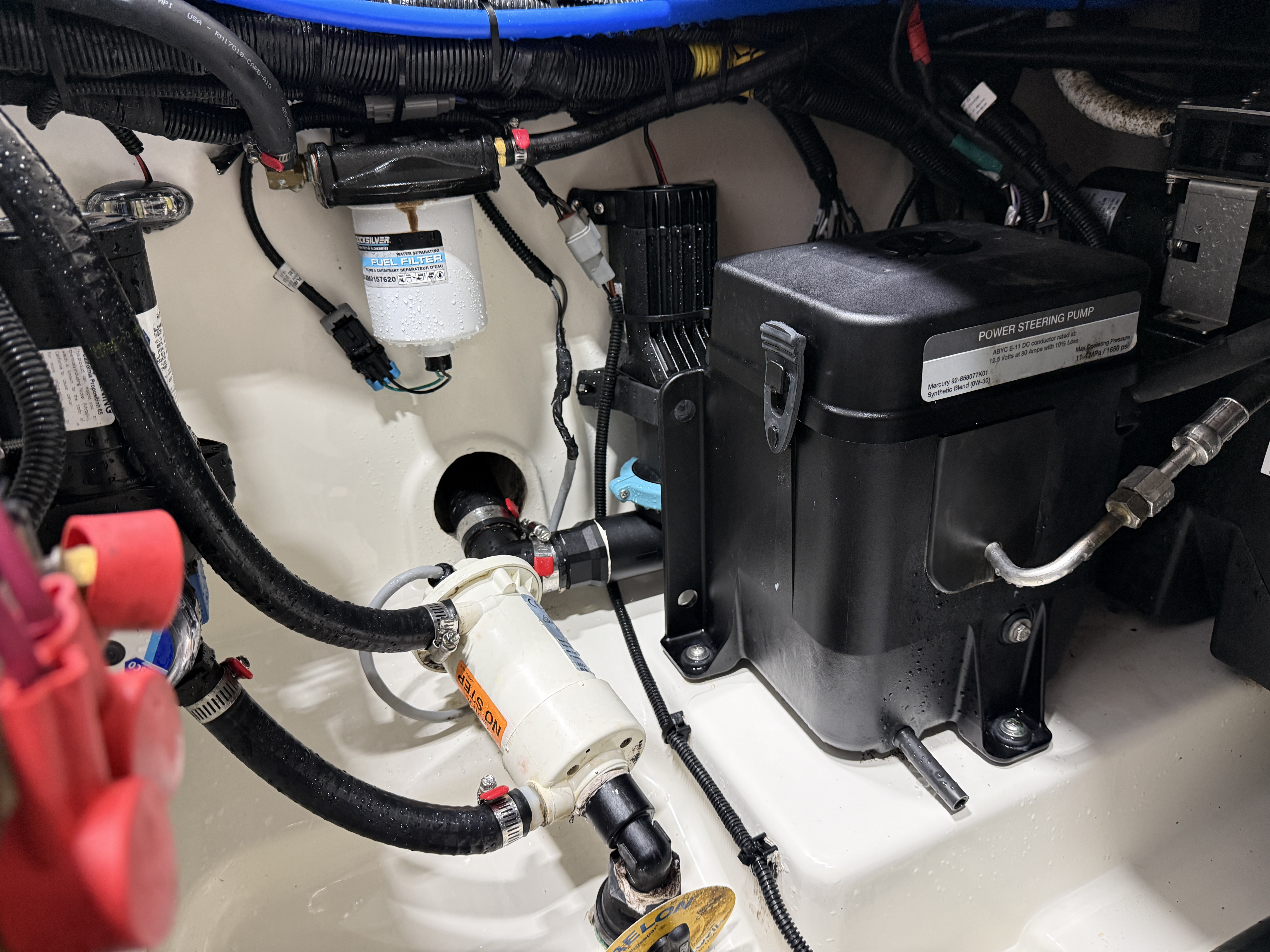 2021 Boston Whaler 250 Outrage
